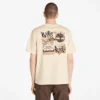 Timberland® T-shirt voor heren met ‘Carrier Slogan’-afbeelding op de rug Timberland® T-shirt voor heren met ‘Carrier Slogan’-afbeelding op de rug